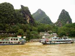 私の写真２：陽朔船着場(Port of Yangshuo)。