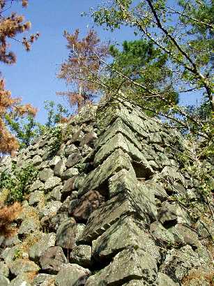 写真Ｋ３－４：天守台の石垣。