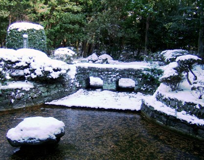 写真３－３：「めがね橋」の雪景色。