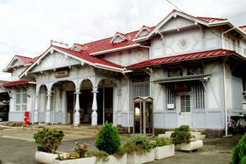 写真３－２：辰野金吾設計の南海・浜寺公園駅。