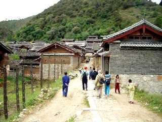 写真４－４：束河村の風景。