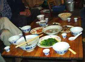 写真９－２：私たちに勧めてくれた朝食。
