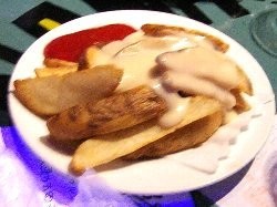 ケチャップじゃなくてホワイトソース。