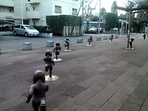 童々広場
