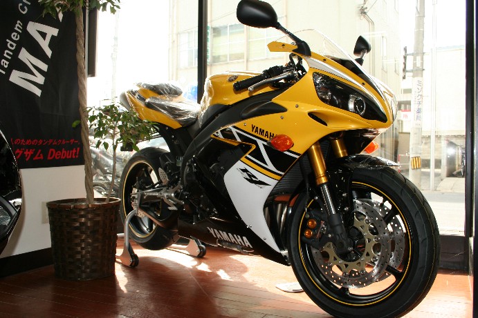 YZF-R1