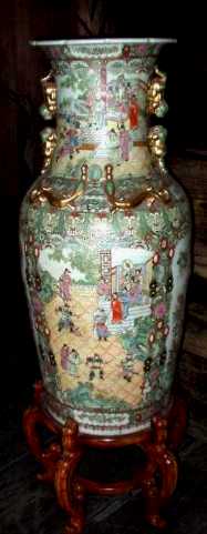 写真ｂ６：方丈にあった中国製の陶器。