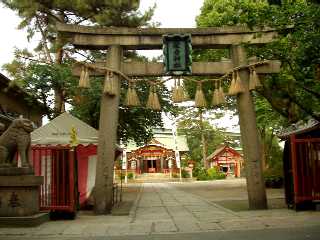 写真ｂ２９：築港南公園の住吉神社。
