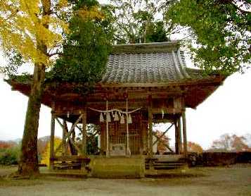 写真ｂ−３：岡城址の本丸の岡城天満神社。