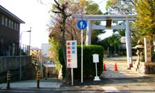 写真２：大江神社の入口。