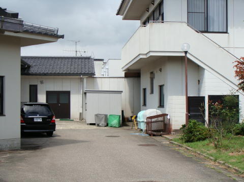 「ごみ、出しましたぁ」