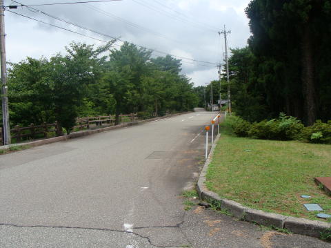 自転車で駆け下りた坂？