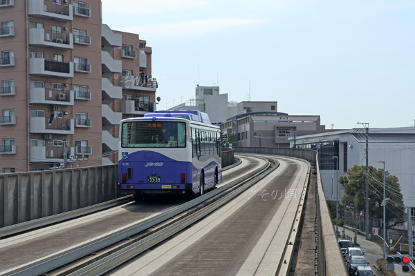ガイドウェイバス