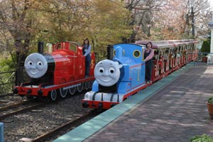 happytrain2.jpg - 18,790Bytes